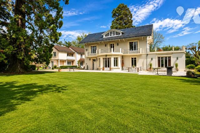 Maison 450m² — Jouy-en-Josas