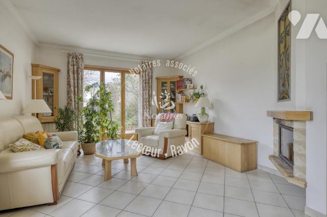 Immeuble 103 m² · à Maisons-Laffitte · 103 m² · 900 000 €