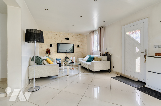 Immo Interactif - Maison / villa - NEUILLY SUR MARNE - 108 m² - 5 pièces - 93021-56