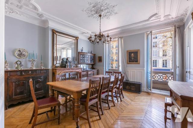 Appartement 5 pièces 116 m² · à Paris 6e Arrondissement · 116,4 m² · 1 329 600 €