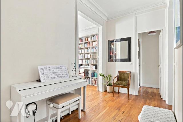 Appartement 5 pièces 93 m² · à Paris 15e Arrondissement · 92,7 m² · 1 005 000 €