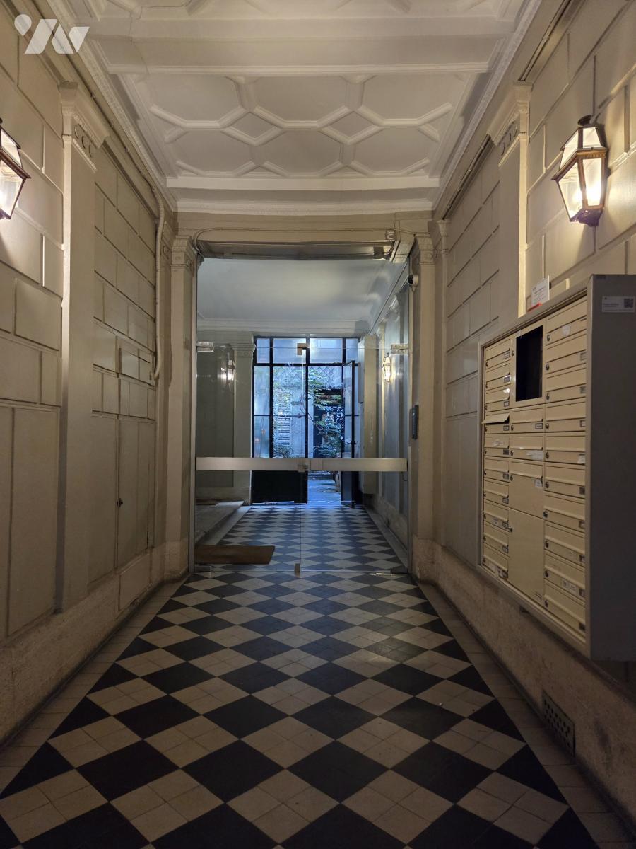 Appartement 3 pièces 55 m² · à Paris 9e Arrondissement · 55 m² · 550 000 €