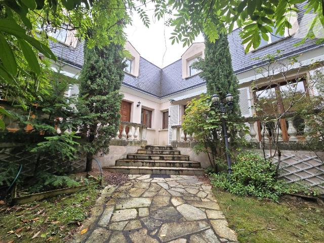 Maison 7 pièces 174 m² · à Montgeron · 174 m² · 530 000 €
