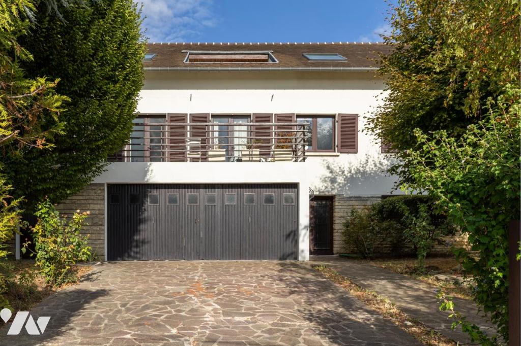 Maison 12 pièces 247 m² · à Rueil-Malmaison · 247 m² · 1 092 000 €