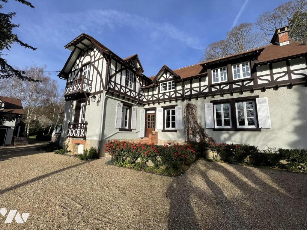 Maison 282m² — Oinville-sur-Montcient