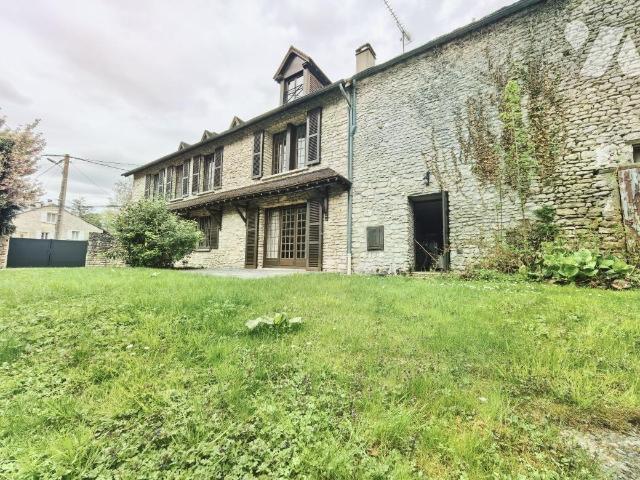 Maison 8 pièces 249 m² · à Ambleville · 249 m² · 335 000 €