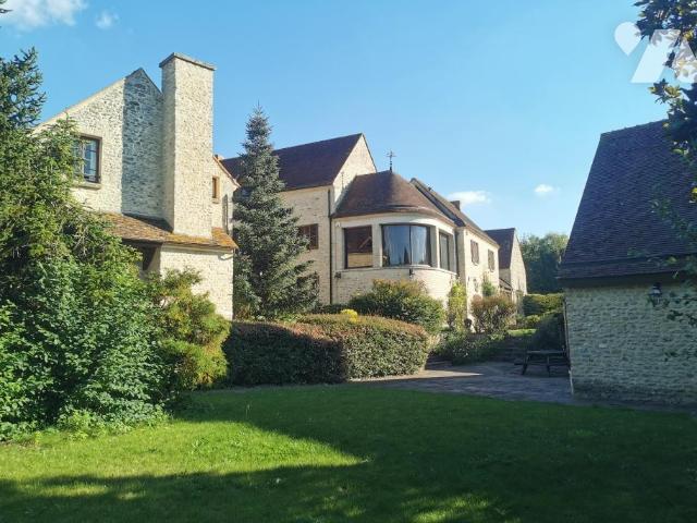 Maison 25 pièces 884 m² · à Ambleville · 884 m² · 1 387 000 €