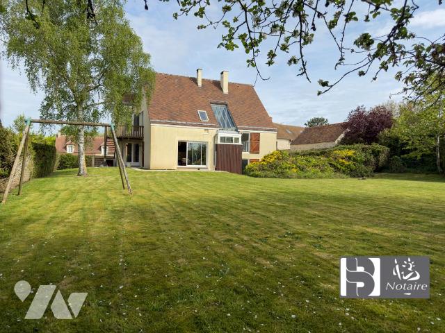 Maison 11 pièces 224 m² · à Livilliers · 224,4 m² · 588 000 €