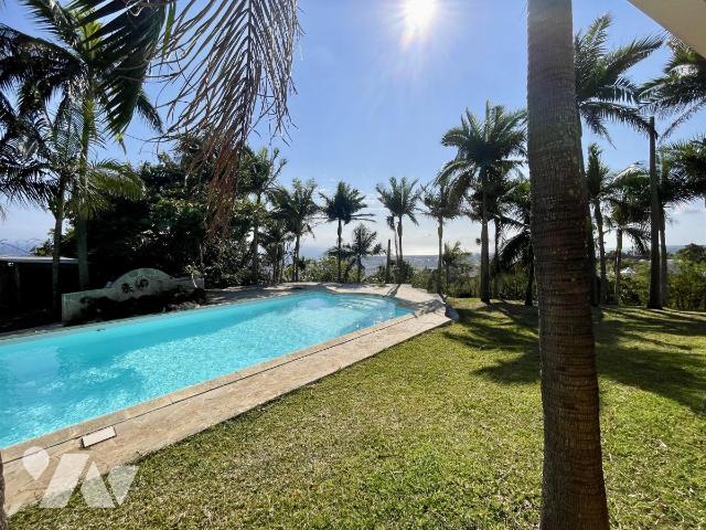 Maison 8 pièces 225 m² · à Saint-Denis · 225 m² · 850 000 €