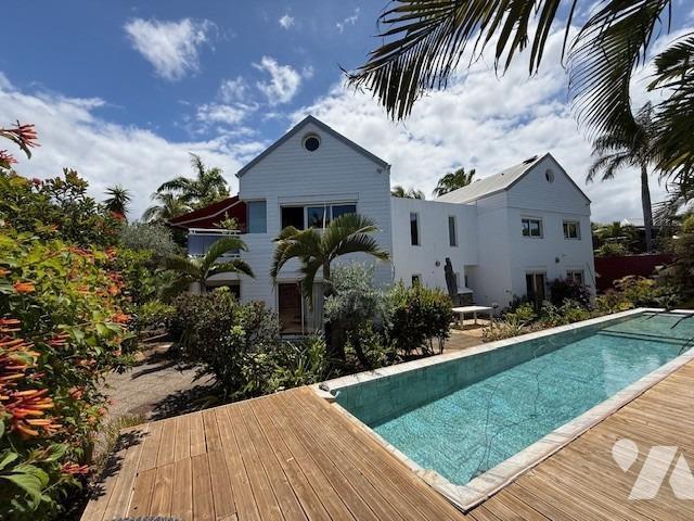 Maison 5 pièces 252 m² · à Saint-Pierre · 251,8 m² · 700 000 €