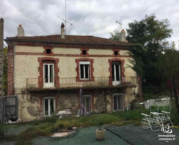 Vente - Maison - Chambon-Feugerolles - 232.00m² - 11 pièces - Ref : 11/FAUV