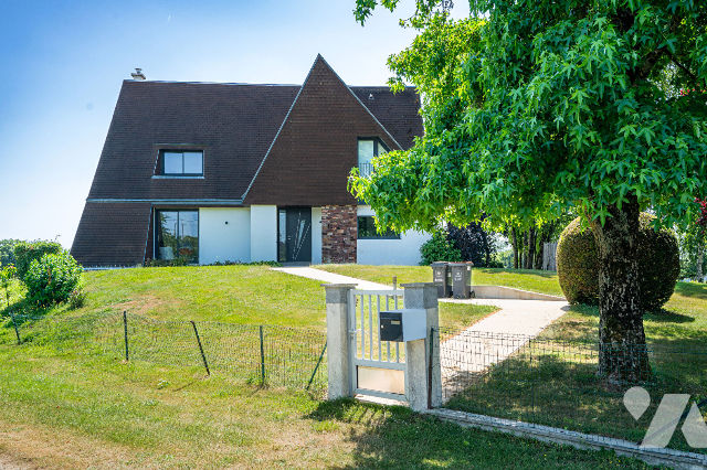 Maison 7 pièces 160 m² · à Crevin · 160 m² · 380 000 €