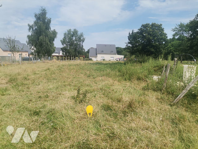 Terrain 732 m² · à Montauban-de-Bretagne · 732 m² · 82 000 €