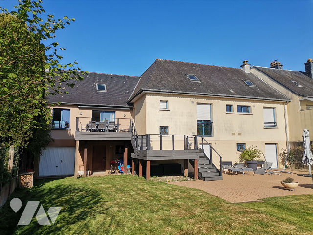 Maison 8 pièces 214 m² · à Montfort-sur-Meu · 214 m² · 495 000 €