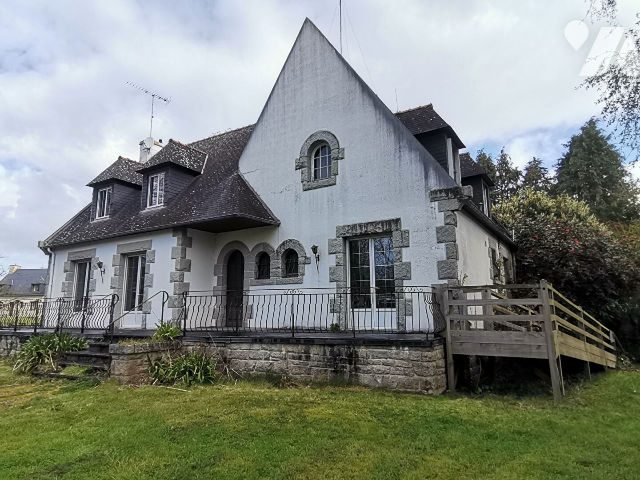Maison 8 pièces 179 m² · à Epiniac · 179 m² · 350 000 €