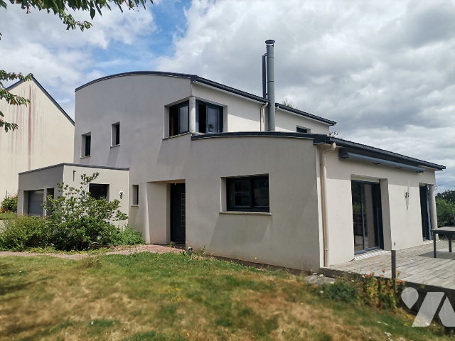 Maison 7 pièces 140 m² · à Talensac · 140 m² · 370 000 €