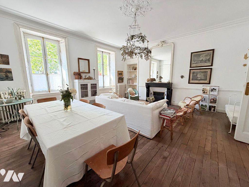 Appartement 5 pièces 151 m² · à Rennes · 151 m² · 650 000 €