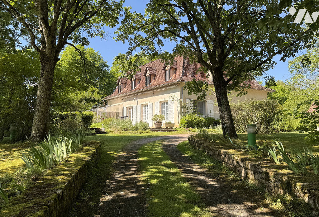 Maison 11 pièces 336 m² · à Figeac · 336 m² · 480 000 €