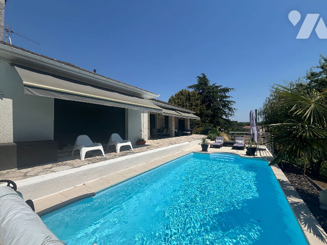 Maison 7 pièces 208 m² · à Figeac · 208 m² · 375 000 €
