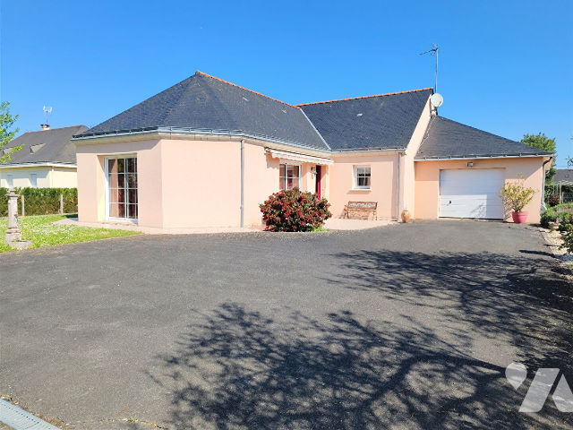 Sale - House/Villa - BRIGNE - 126 m² - 5 rooms - 233