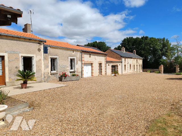 Vente - Maison / villa - LE VOIDE - 233 m² - 8 pièces - 240