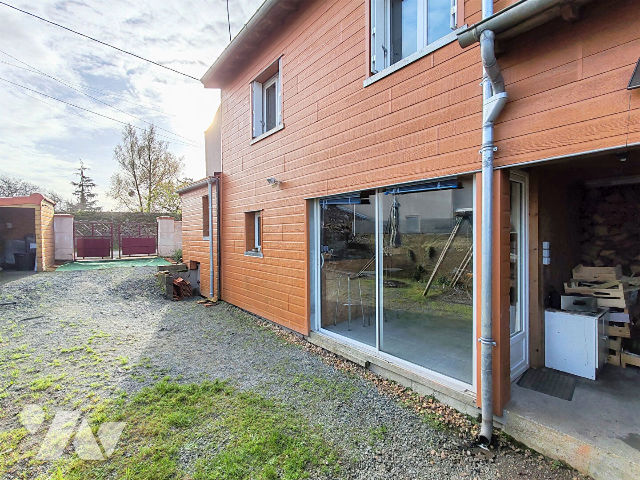 Sale - House/Villa - CHEMILLE MELAY - 80 m² - 4 rooms - 214
