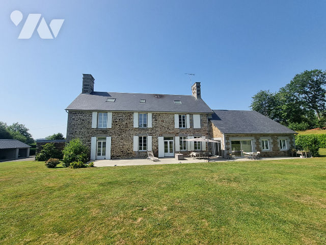 Maison 8 pièces 288 m² · à Isigny-le-Buat · 288 m² · 478 000 €