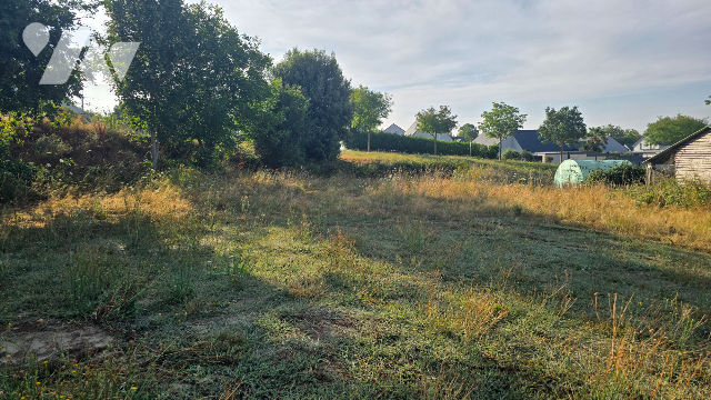 Terrain 690 m² · à Val-Saint-Père · 690 m² · 82 800 €