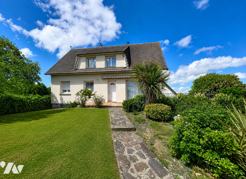 Maison 6 pièces 153 m² · à Isigny-le-Buat · 153 m² · 228 000 €