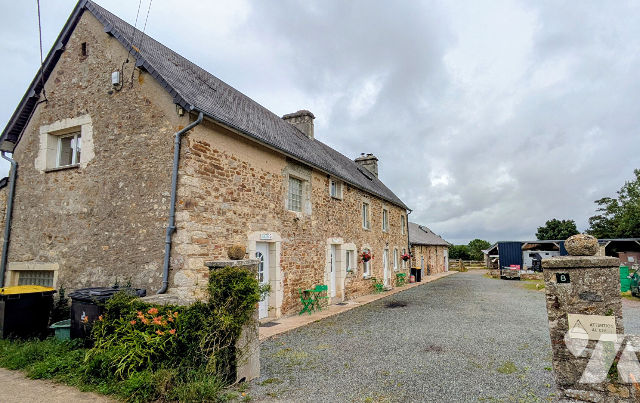 Maison 11 pièces 304 m² · à Sainte-Colombe · 304 m² · 590 000 €