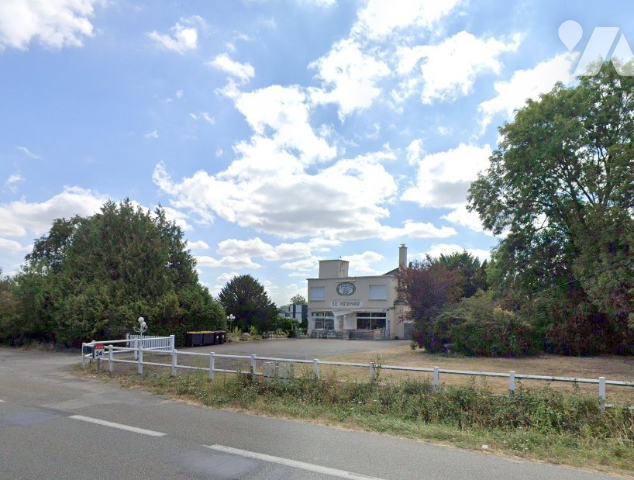 Immeuble 220 m² · à Laval · 220 m² · 315 000 €