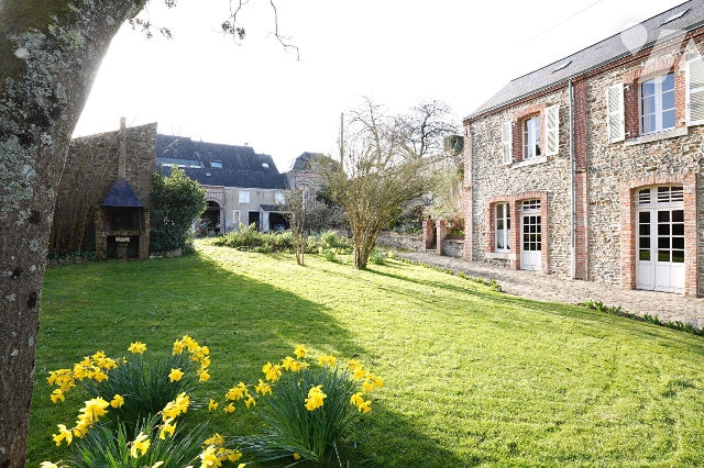 Maison 10 pièces 282 m² · à Mayenne · 282 m² · 310 000 €