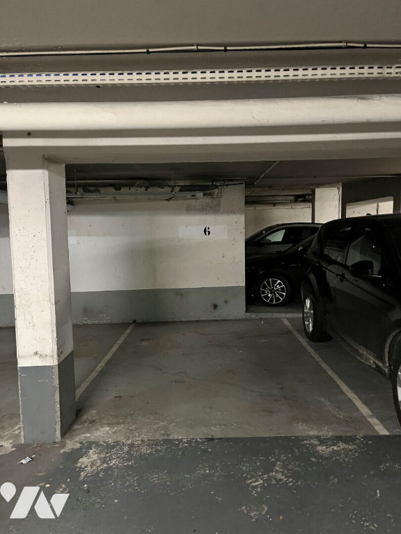 Parking Paris 11e Arrondissement · 38 000 €