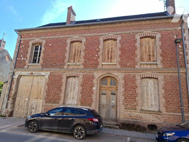 Immeuble 197 m² · à Crécy-sur-Serre · 197 m² · 143 000 €