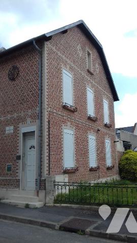 Maison 8 pièces 200 m² · à Crécy-sur-Serre · 200 m² · 175 000 €
