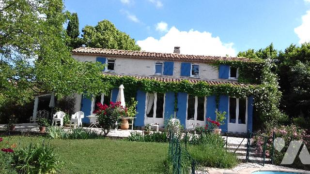 Maison 8 pièces 170 m² · à Saint-Martin-de-Crau · 170 m² · 660 000 €