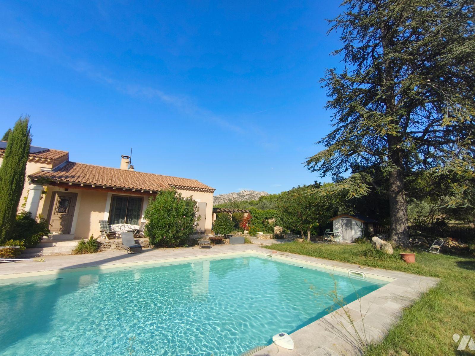 Maison 6 pièces 161 m² · à Aureille · 161 m² · 530 000 €