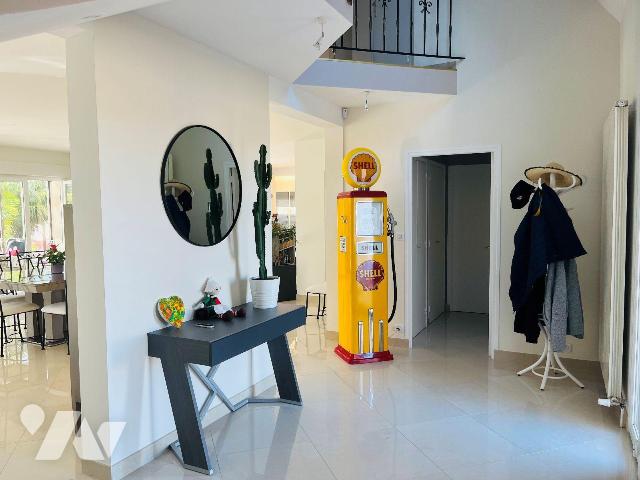 Maison 12 pièces 372 m² · à May-sur-Orne · 372 m² · 952 823 €