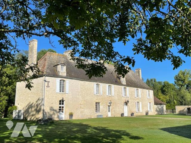 Maison 10 pièces 330 m² · à Falaise · 330 m² · 667 200 €