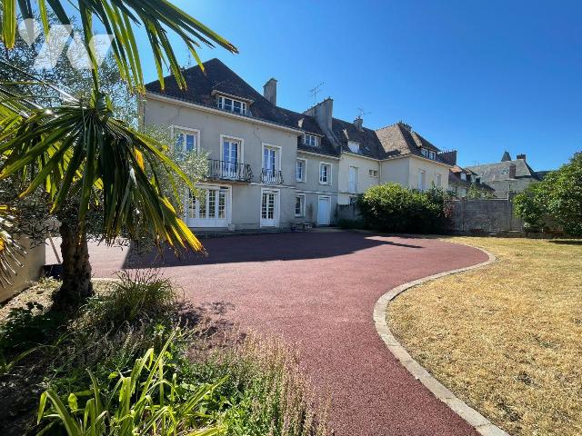 Maison 9 pièces 211 m² · à Falaise · 211 m² · 380 000 €