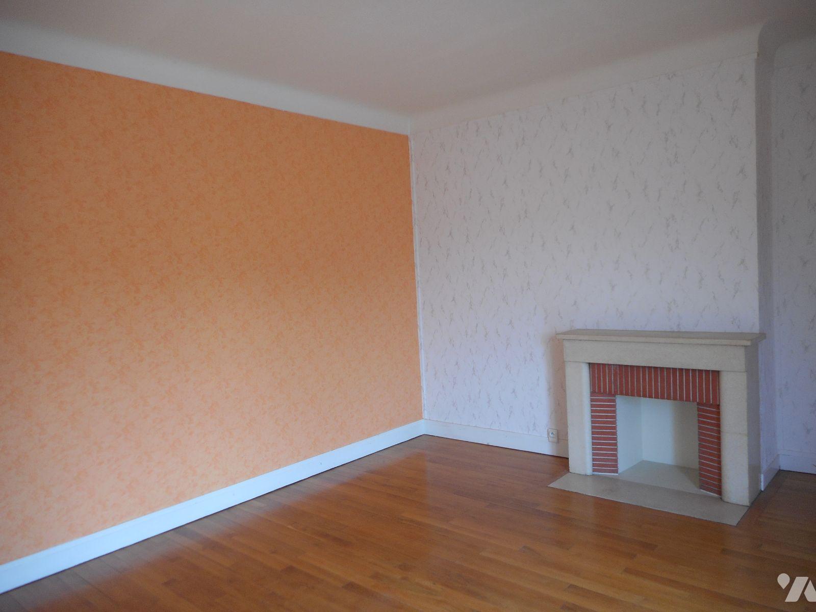 LOCATION appartement-CONDE SUR NOIREAU (14)