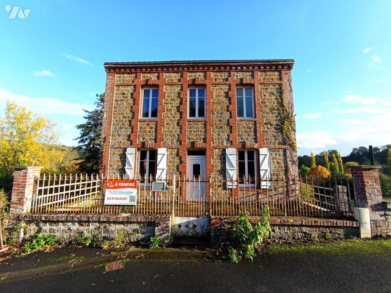 Maison 7 pièces 126 m² · à Pont-d'Ouilly · 126 m² · 120 000 €