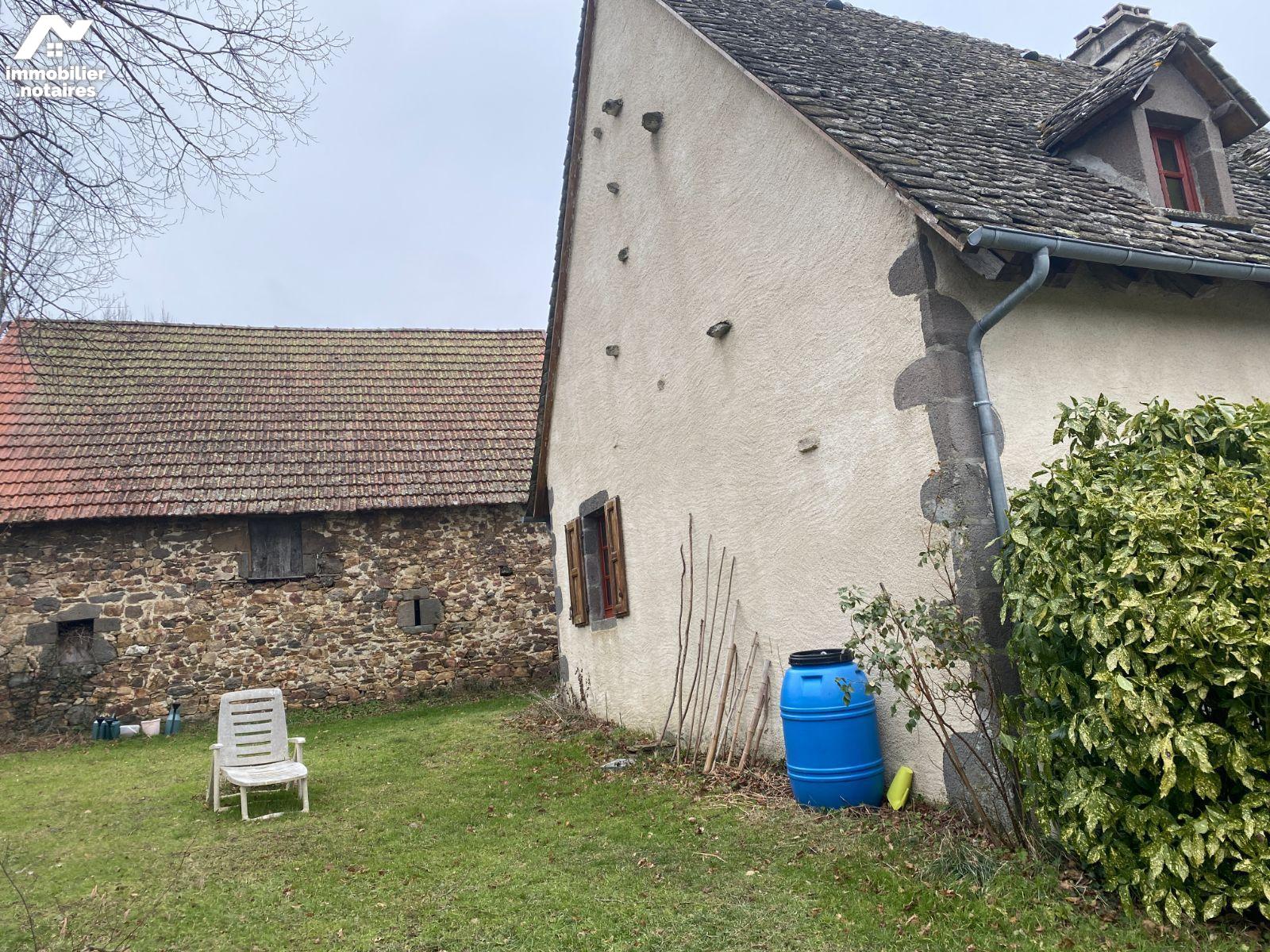 Fermette à Vendre Dans Le Cantal Notaire Maison / villa à A vendre 0 pièce (70 m²) - ST CIRGUES DE MALBERT 15140 -  159 000 €