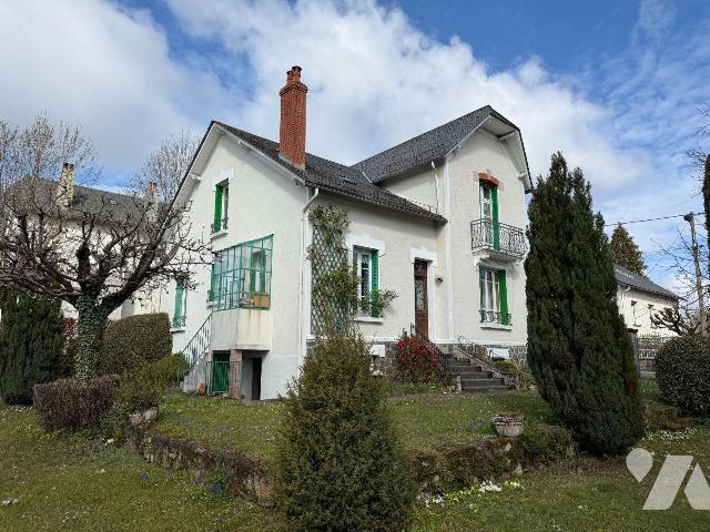 Maison 6 pièces 134 m² · à Mauriac · 134 m² · 150 000 €
