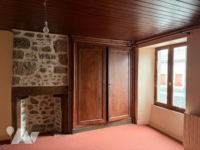 Immeuble Saint-Martin-Valmeroux · 80 000 €