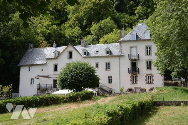 Maison 504m² — Saint-Cirgues-de-Jordanne