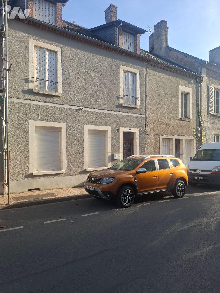 Maison 10 pièces 279 m² · à Henrichemont · 279 m² · 198 000 €