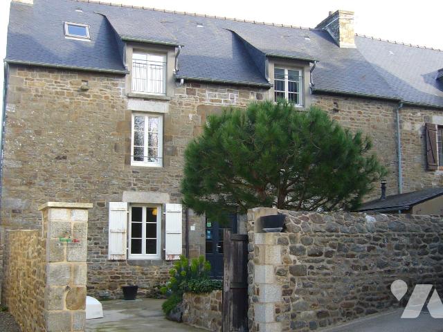 Maison 7 pièces 184 m² · à Vicomté-sur-Rance · 184 m² · 590 000 €