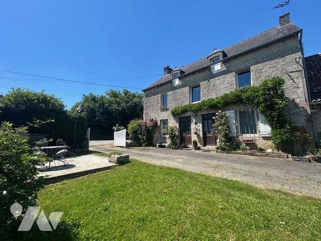 Maison 137 m² · à Saint-Juvat · 137 m² · 160 000 €
