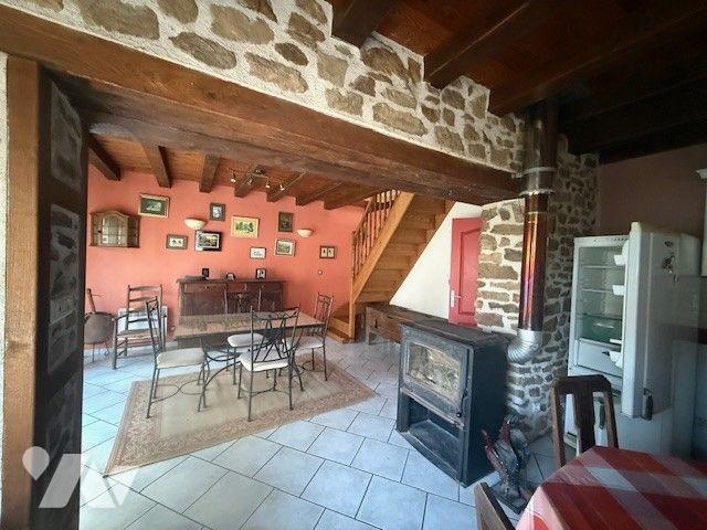 Maison 5 pièces 104 m² · à Chéniers · 104 m² · 87 000 €